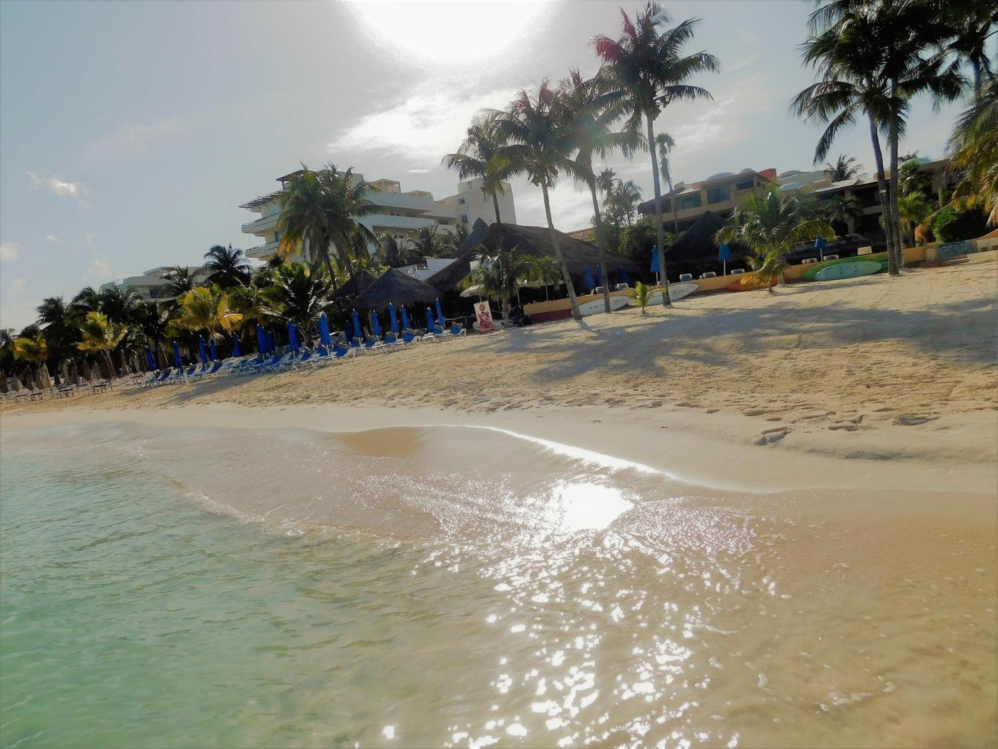 Nautibeach Beach Front Condos In North Beach Isla Mujeres Bagian luar foto