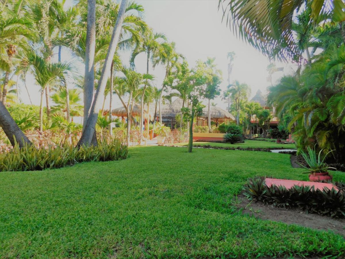 Nautibeach Beach Front Condos In North Beach Isla Mujeres Bagian luar foto